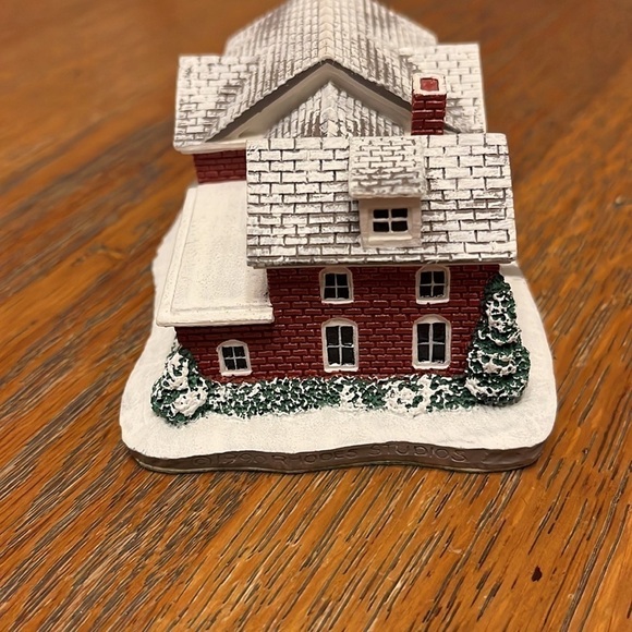 Norman Rockwell “The Bank” the sixth issue in Rockwell’s main street collection - Picture 7 of 8